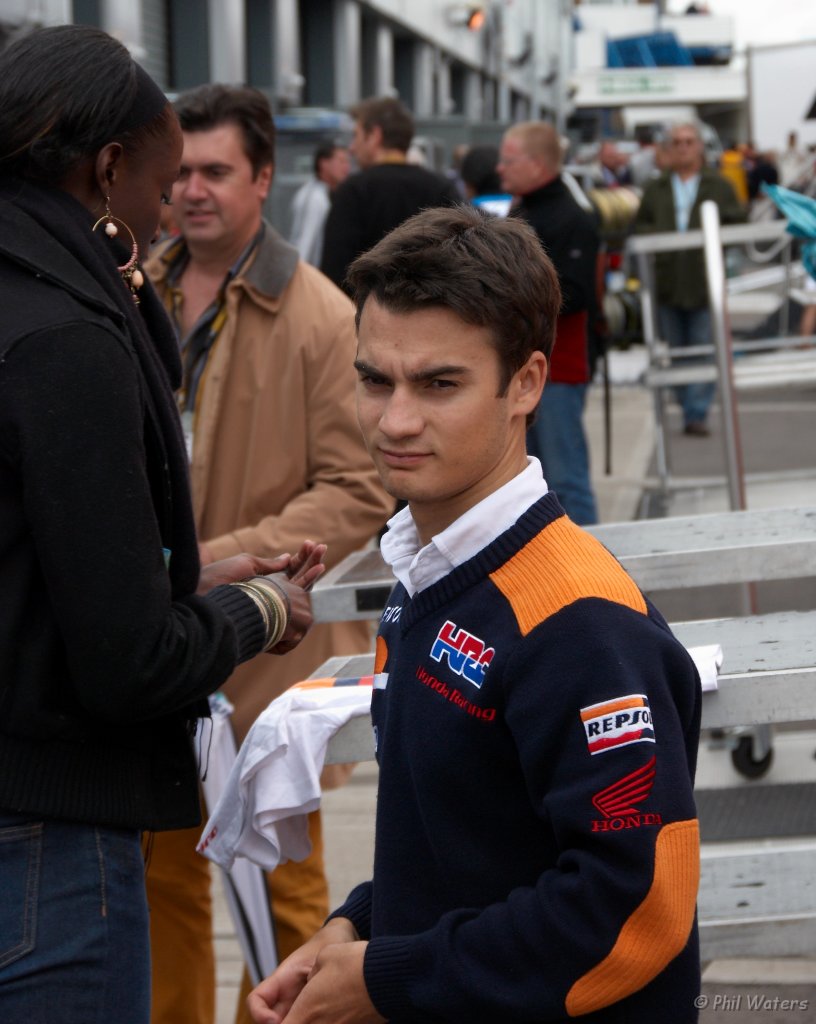 MotoGP_Donnington_24-6-07 248.jpg - ”Next time I won't ask“
